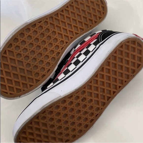 VANS YOUTH OLD SKOOL VELCRO CHECKERBOARD BLACK/RED/WHITE - Picture 4 of 6